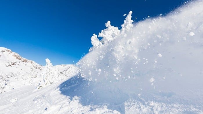 A picture of an avalanche.