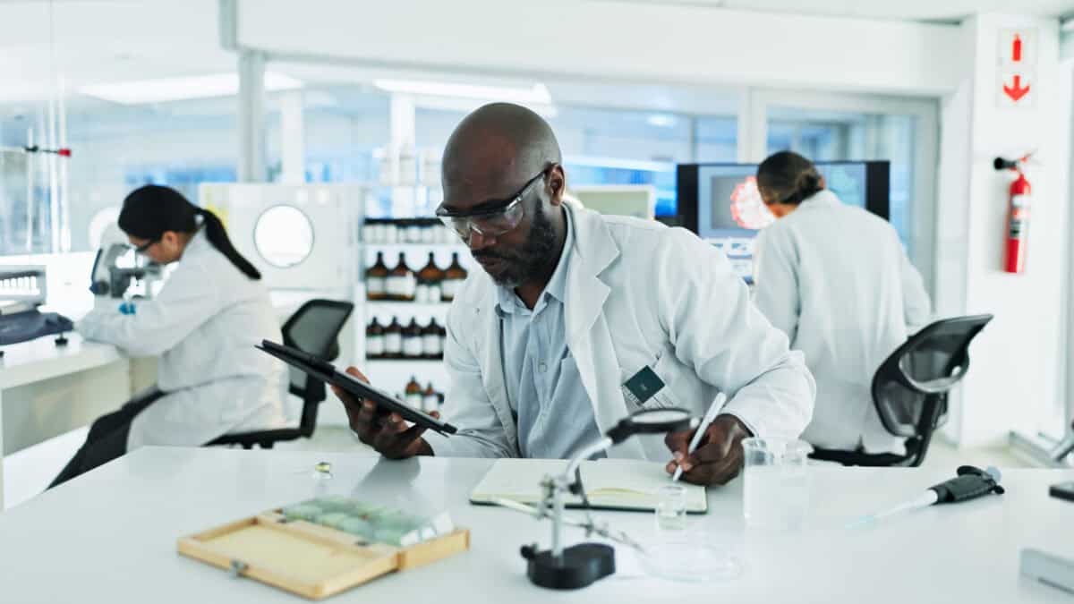 Healius vs Australian Clinical Labs: Which ASX pathology share wins?